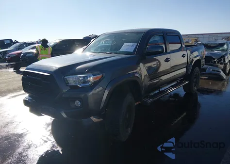 2017 Toyota Tacoma Sr5 V6 z USA, uszkodzony, nr VIN 3TMCZ5AN5HM065610